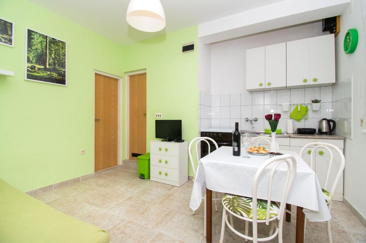 Apartments Dijana Pakoštane 外观 照片
