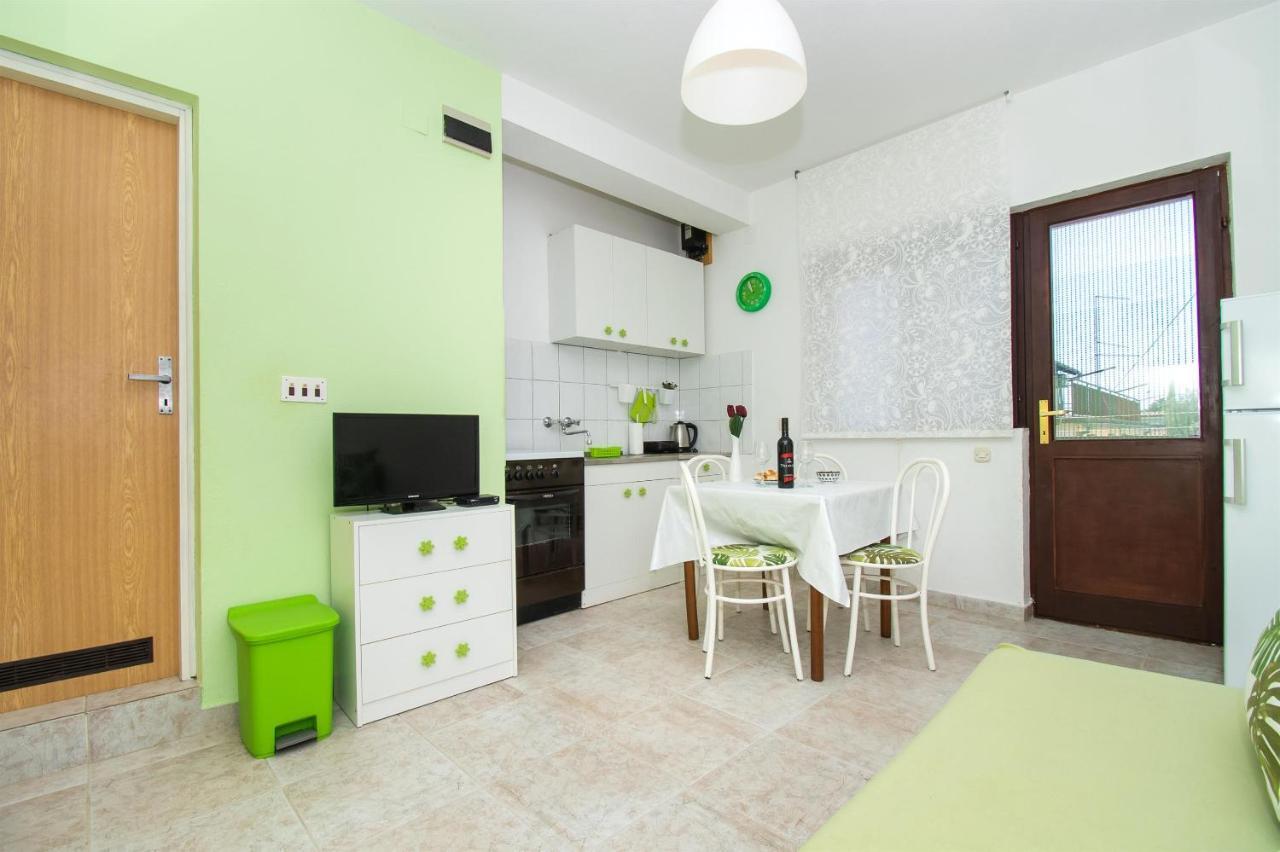 Apartments Dijana Pakoštane 外观 照片